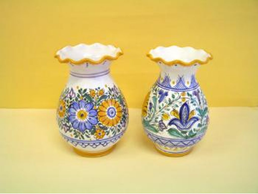 Keramická sada váz habánských, dva kusy