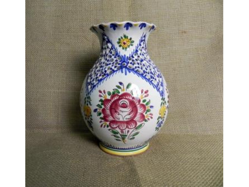 Keramická váza s vlnou, slovenská