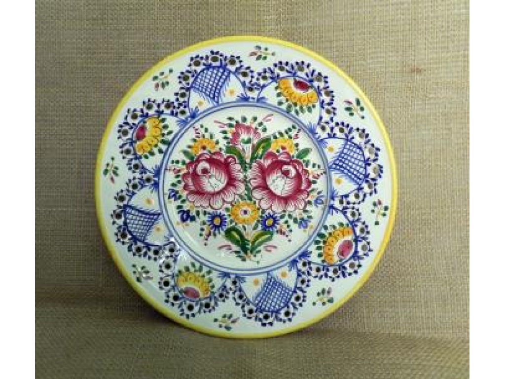 Keramický talíř dírkový, slovácký