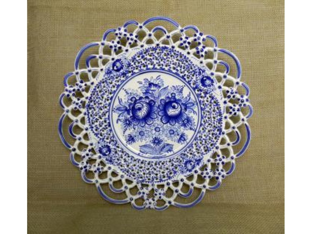 Keramický talíř řezaný - tři krajky