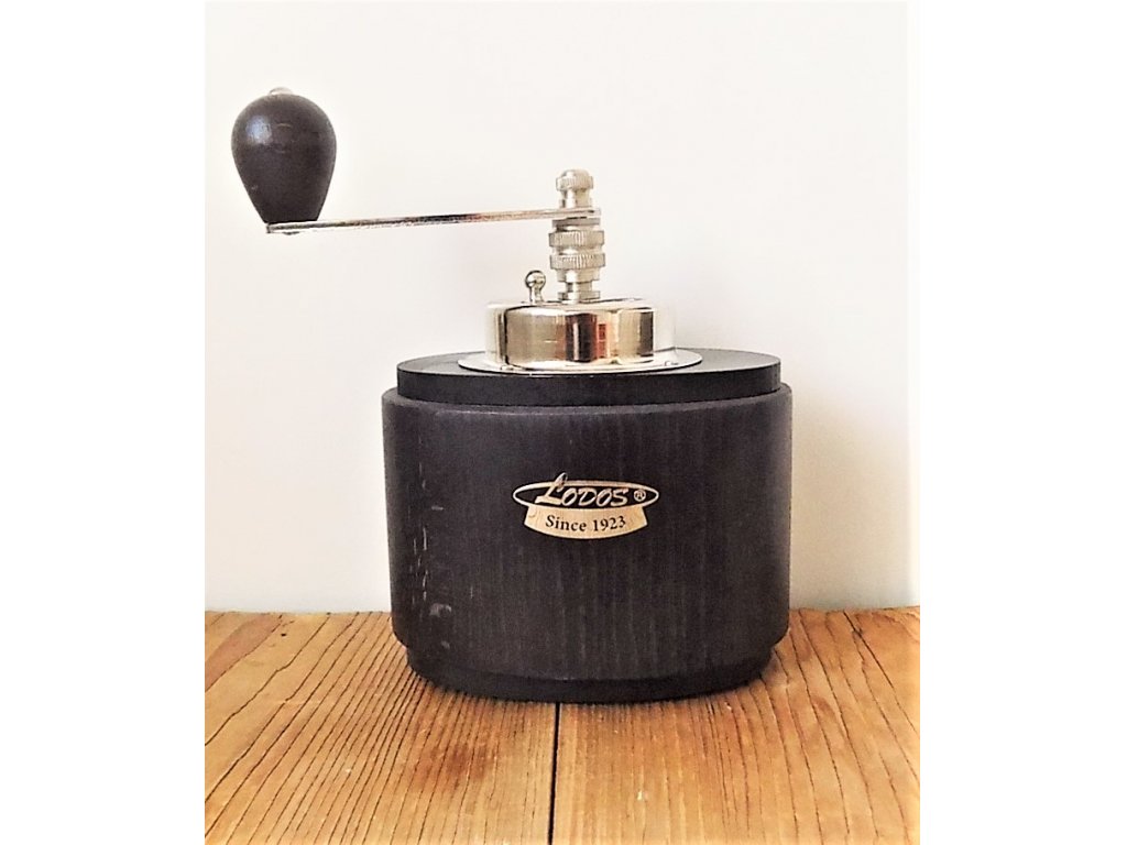 Drevený ručný mlynček na kávu, oválny tmavší 19,5x13x5x9 cm vrátane rukoväte