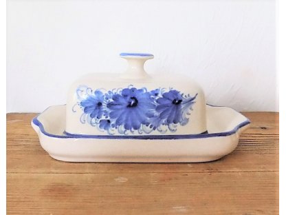 Keramická hrdějovická máslenka modré květy