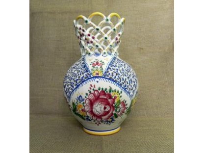 Keramická váza s pěti krajkami, slovácká
