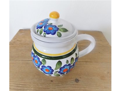 Keramický hrnček s modrými kvetmi na čaj - 0,55 l