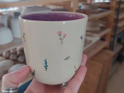 Keramický pohárek lila - Kvítka