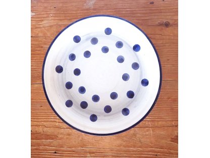 Keramický talíř mělký modrý puntík