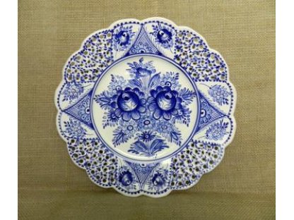 Keramický talíř řezaný, modré růže
