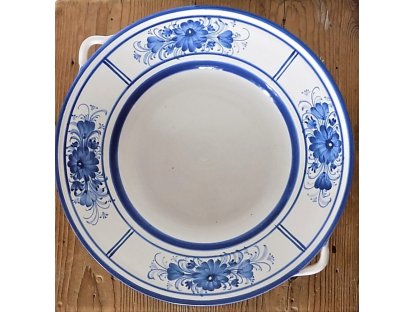 Keramický tanier s úchytkami štyri modré kvety