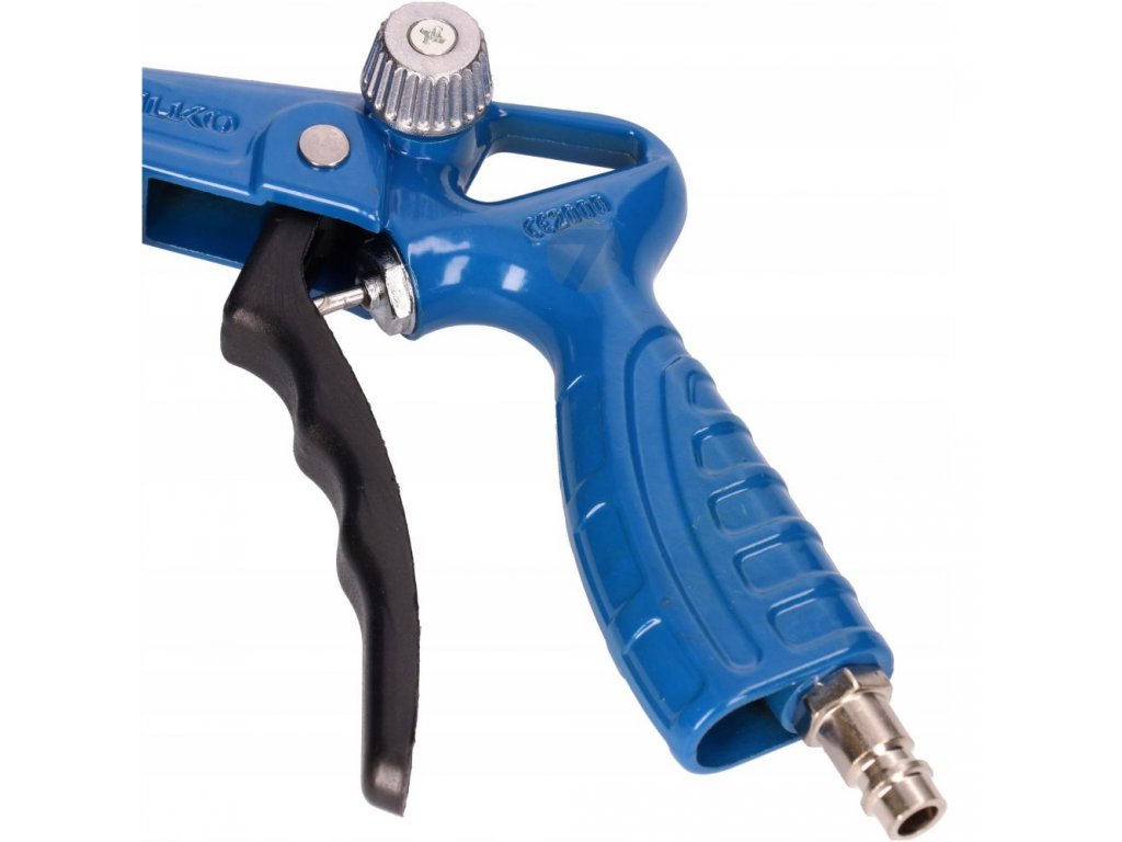 Spray gun for vehicle undersides and cavities with ML hose