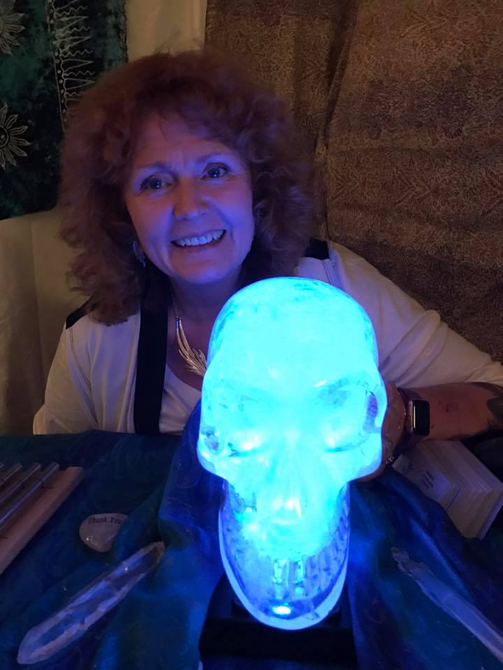 Einzigartig sitzung mit ältere Lemurische Kristall Schädel Synergy mit Frau Sherry Whitfield 2024