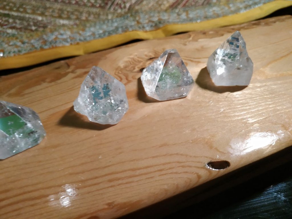 Apofylit /Apophylite Pyramid Special 2 cm 5 stk