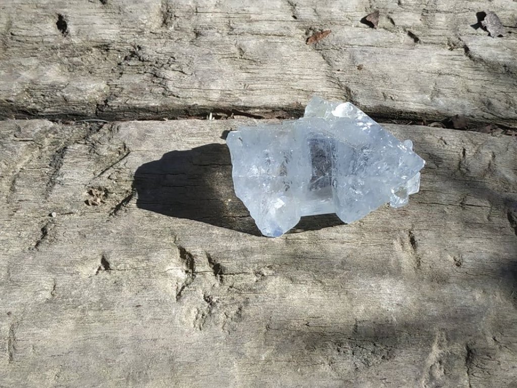 Celestine crystal 