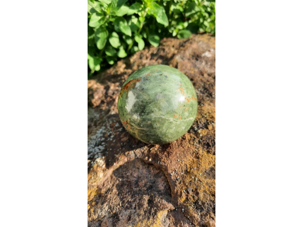 Chrysoprase ball rare 7cm