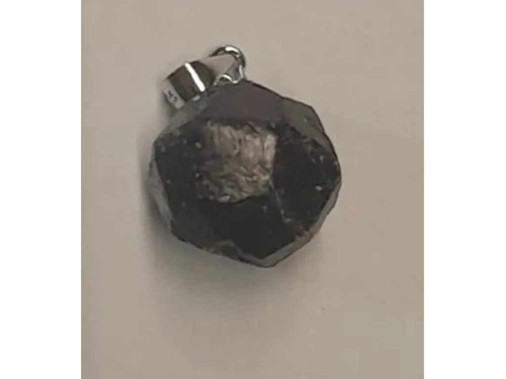 Garnet crystal silver hook Pendant 1,5cm