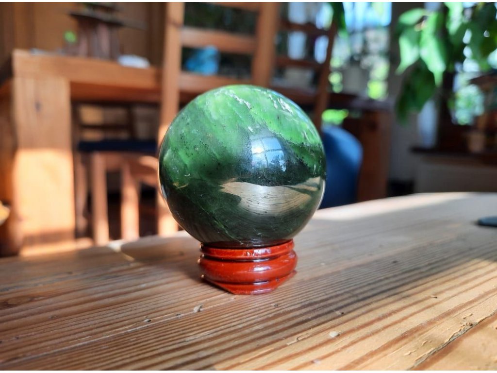 Sphere Nephrite 12-15cm