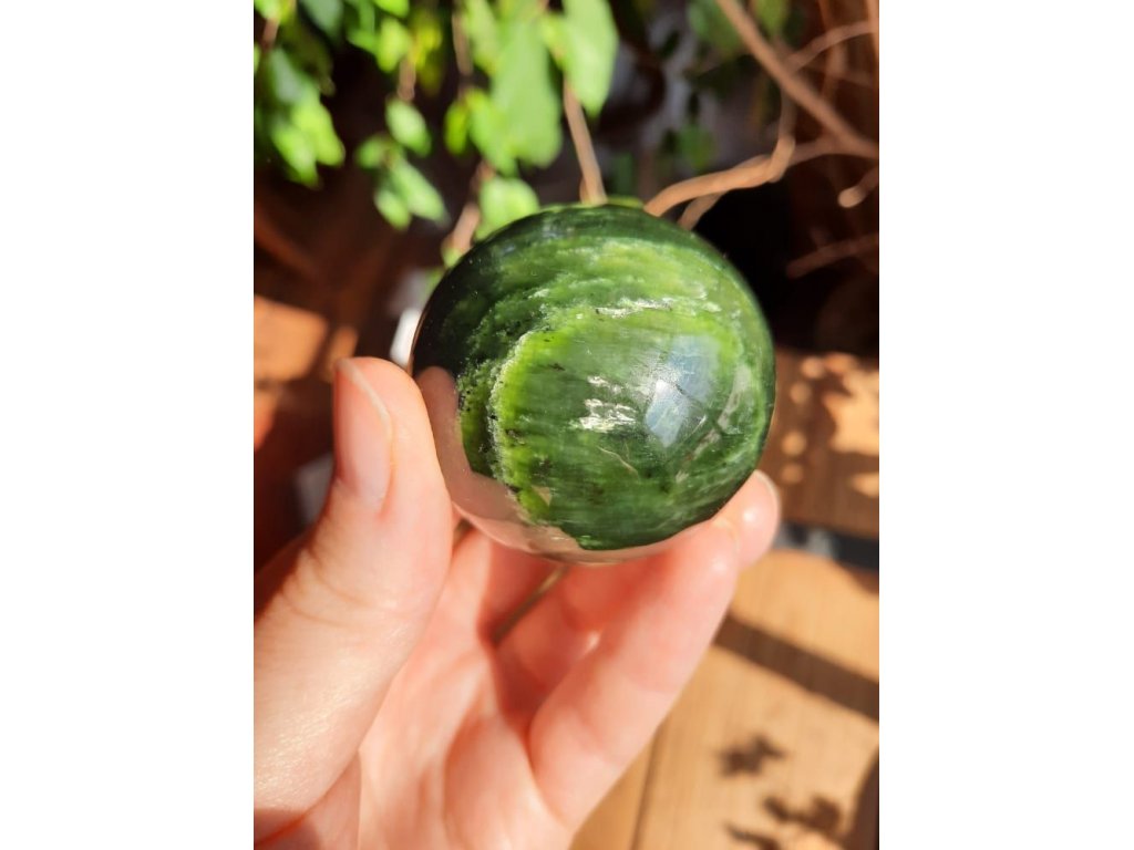 Sphere Nephrite 12-15cm