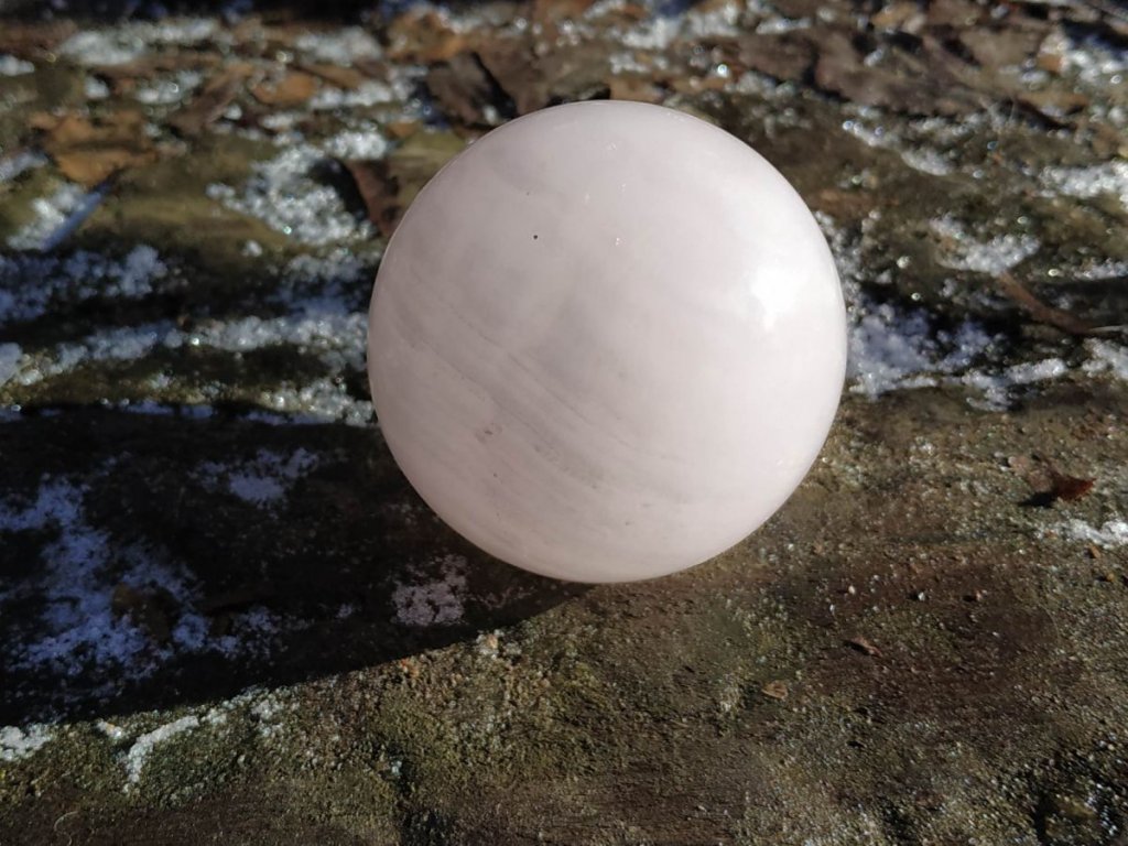 Sphere pink calcite 6,5cm