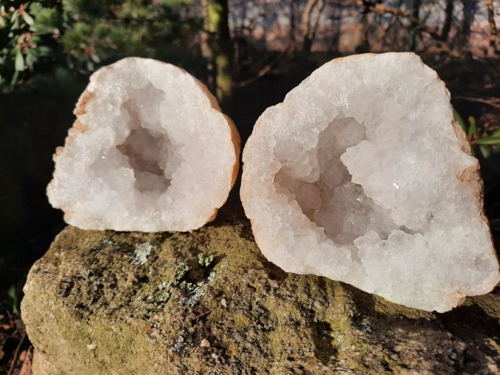 Berg Kristall geoda  14-15cm