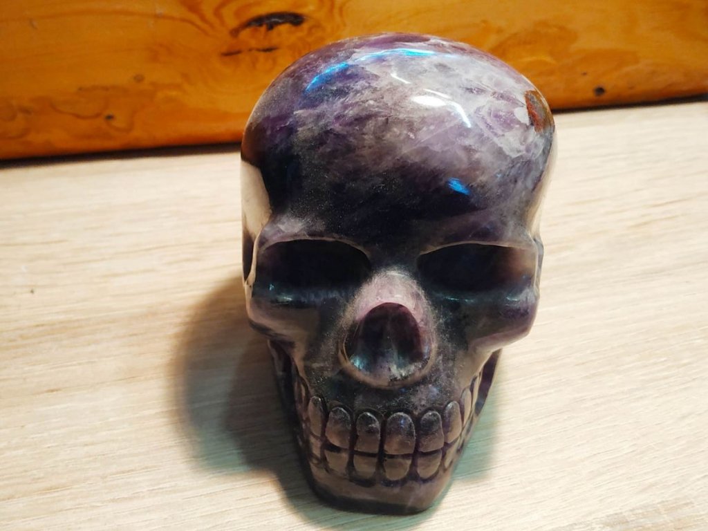 Skull Amethyst Chevron 9cm
