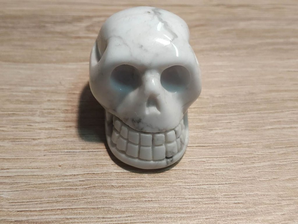 Skull Howlite  3cm
