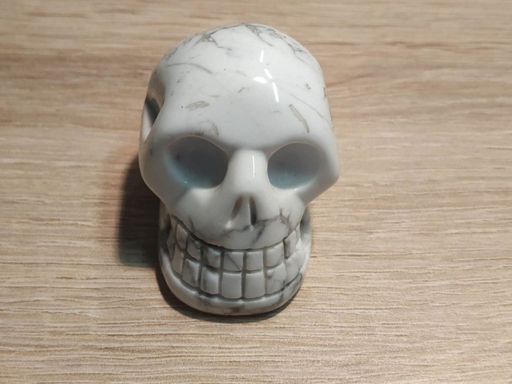 Skull Howlite 4.5cm