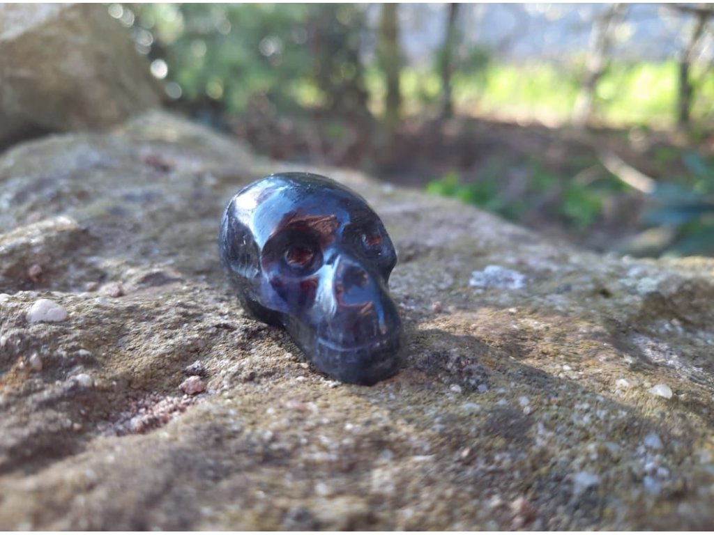 Lebka,Skull,Schädel Iolite 3cm Raritni/Rare