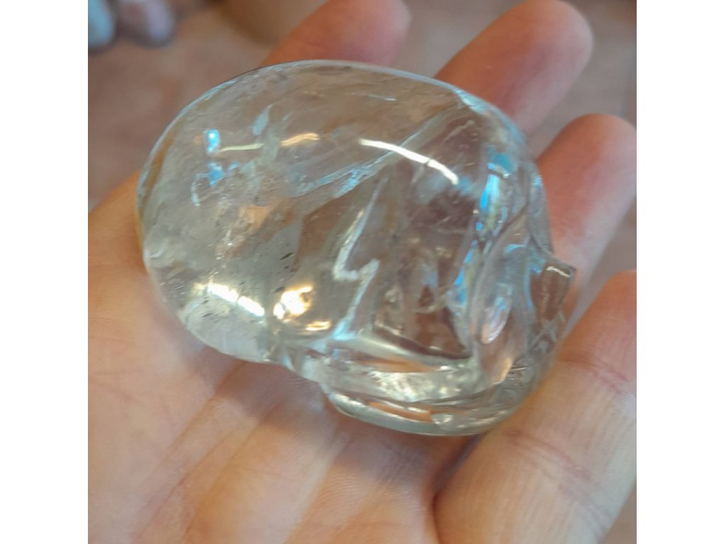 Kristal Schädel mit Regebogen inklusion 6cm