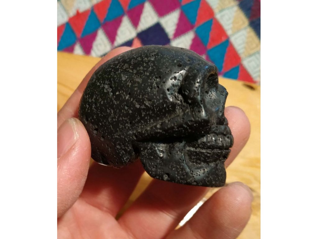 Skull Lava polished 4cm
