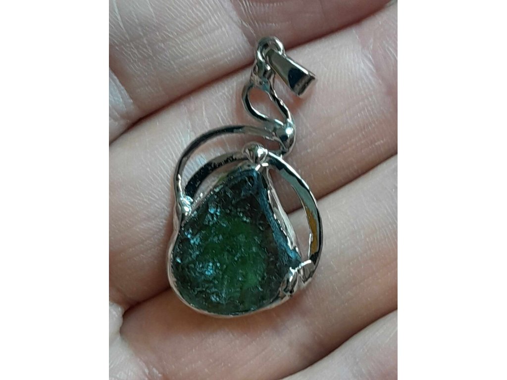 Moldavite/Vltavín přívěšek bily železo 3,5cm