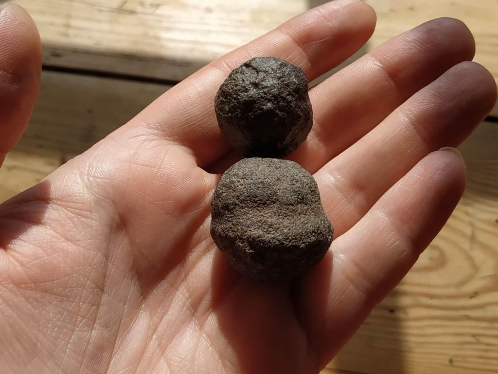 Moqui Marbles paar kamen,specialny Indianski maly/small 1,8cm
