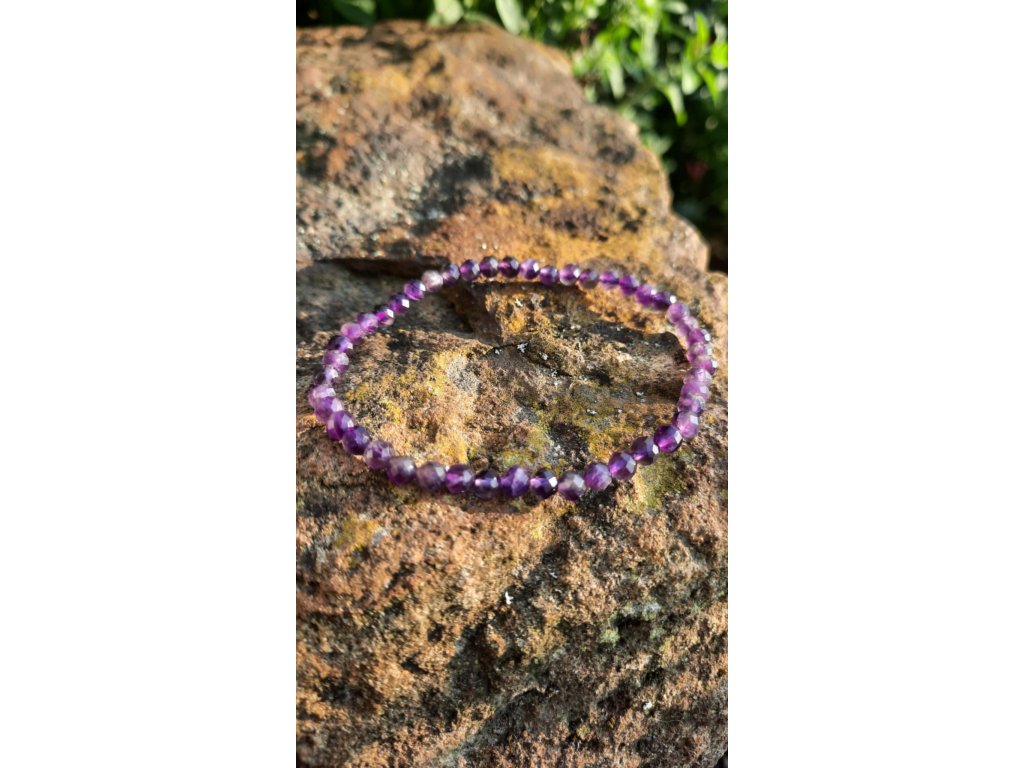 Náramek Amethyst  facetovany 4mm
