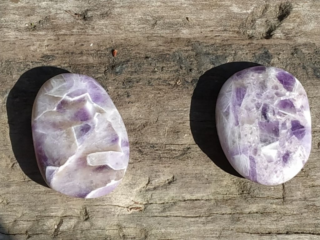 Plochy Temný/Darm Amethyst/Soap stone/Handschmeilcherstein 3-4,5cm ca