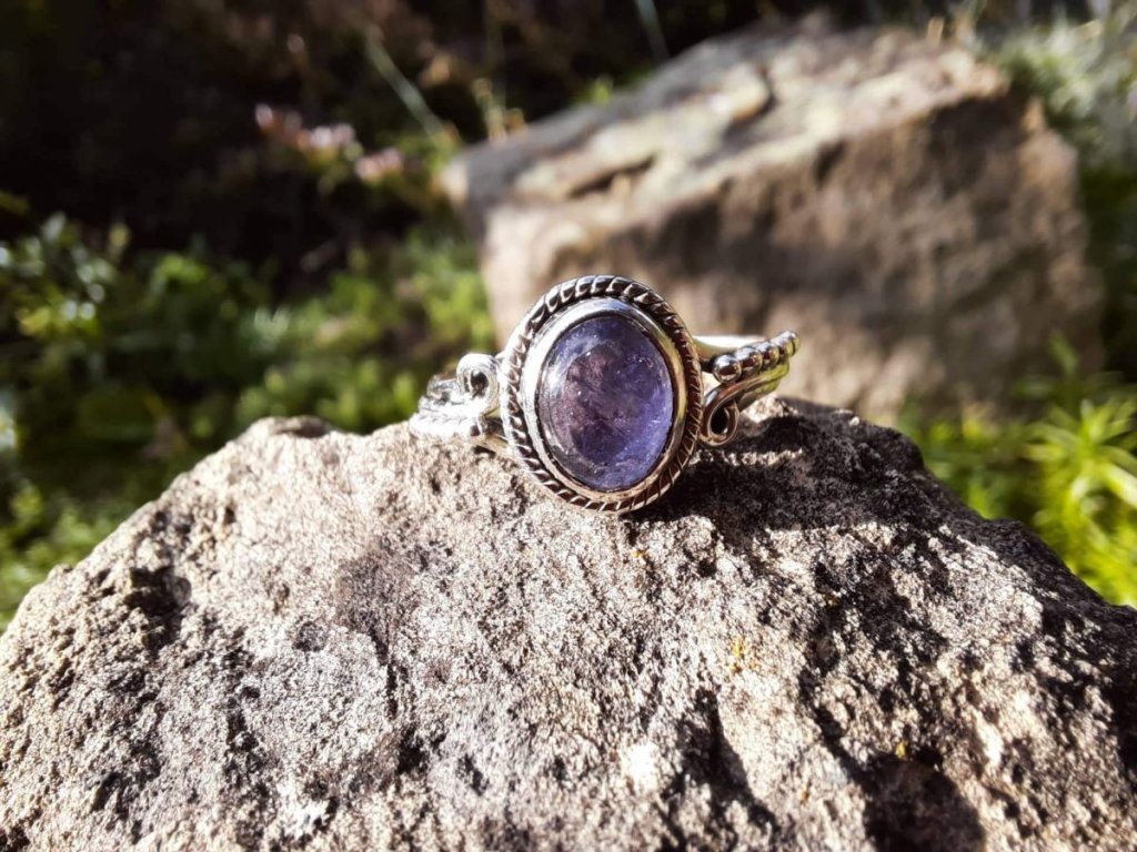 Silver Ring Tanzanite 2cm