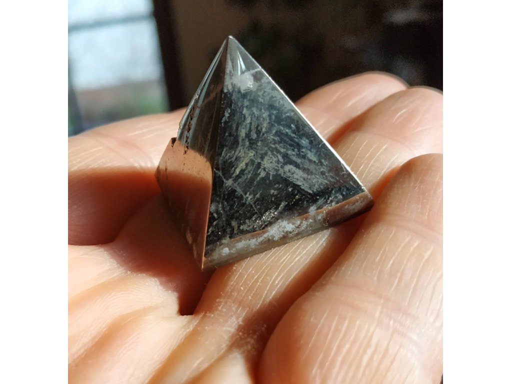 Pyramida,Pyramid Pyrite maly/small one 2cm