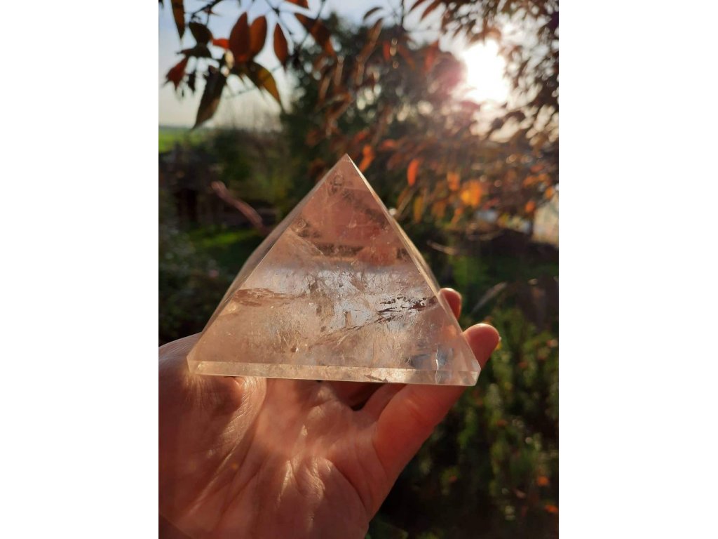 Bergkristal Pyramid  9-10cm Klares