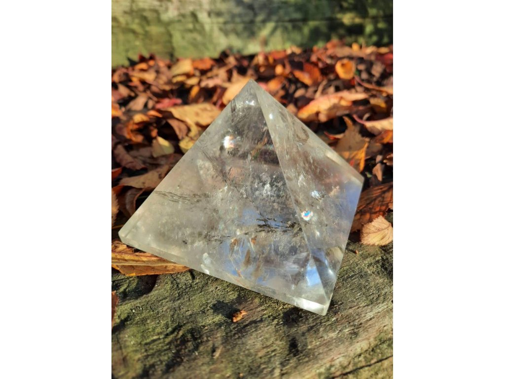 Pyramida z pravého křišťálu /Crystal Pyramid/Bergkristal Pyramid 9-10cm čistiho/clear/Klares
