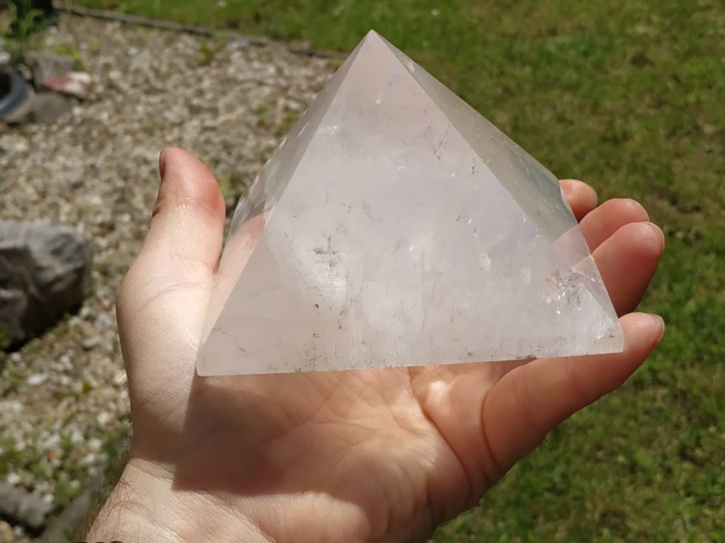 Pyramida z pravého křišťálu /Crystal Pyramid/Bergkristal Pyramid XL 10cm