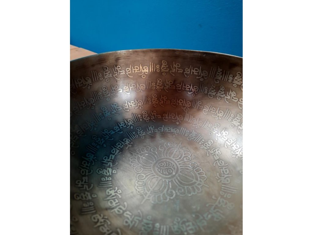Tibetsky misa Mantra Om Mani Padma Hum (Singing Bowl) -23cm - Double Dorjee