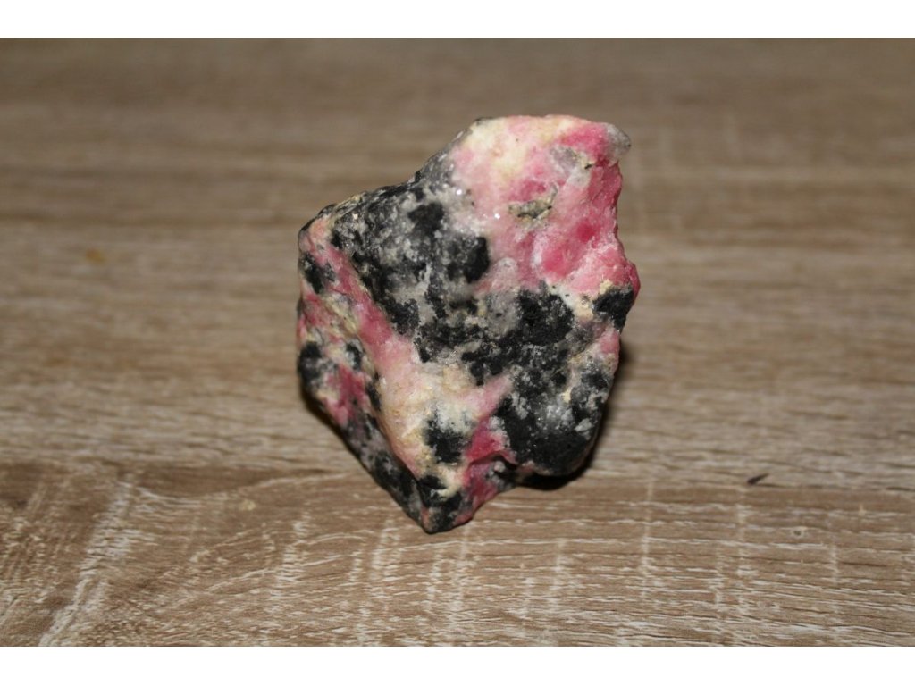 Very Rare BIG rough Tugtupite stone-Greeland- 	7,3x4,7x3,1cm