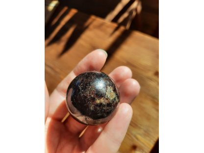 Granat,Garnet,Sphere,Kugel,Koule 3,5cm 2