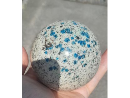 Sphere K2 Azurite s Granit 5-6cm