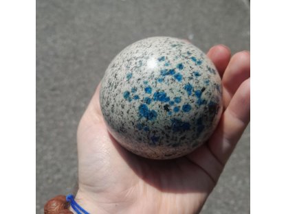 Koule K2 Azurite s Granit 6-7cm
