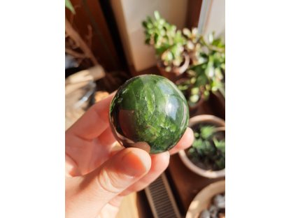 Sphere Nephrite 12-15cm