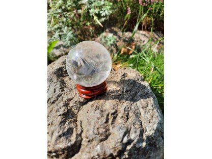 Bergkristall kugel mit Regebogen 4cm 2