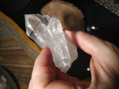 Křistál /Crystal/Bergkristall  s 3 maly křistál/Rodina/Family 7cm