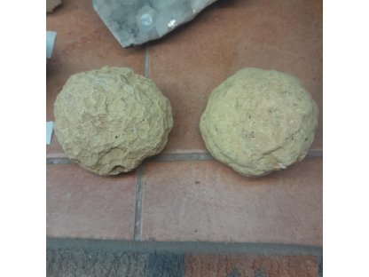 Křišťálová geoda 10-12cm- zavřeno 2
