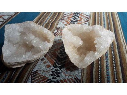Berg Kristall geoda 12- 14cm 2