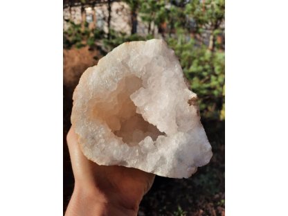 Crystal Rock geoda  14-15cm