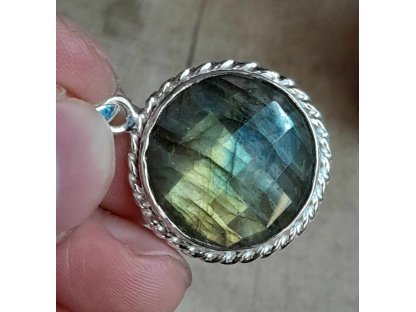 Silver pendant Labradorite facetted 3cm