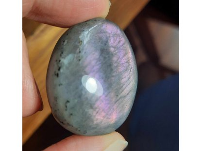 Labradorite flat stone 3 cm purple